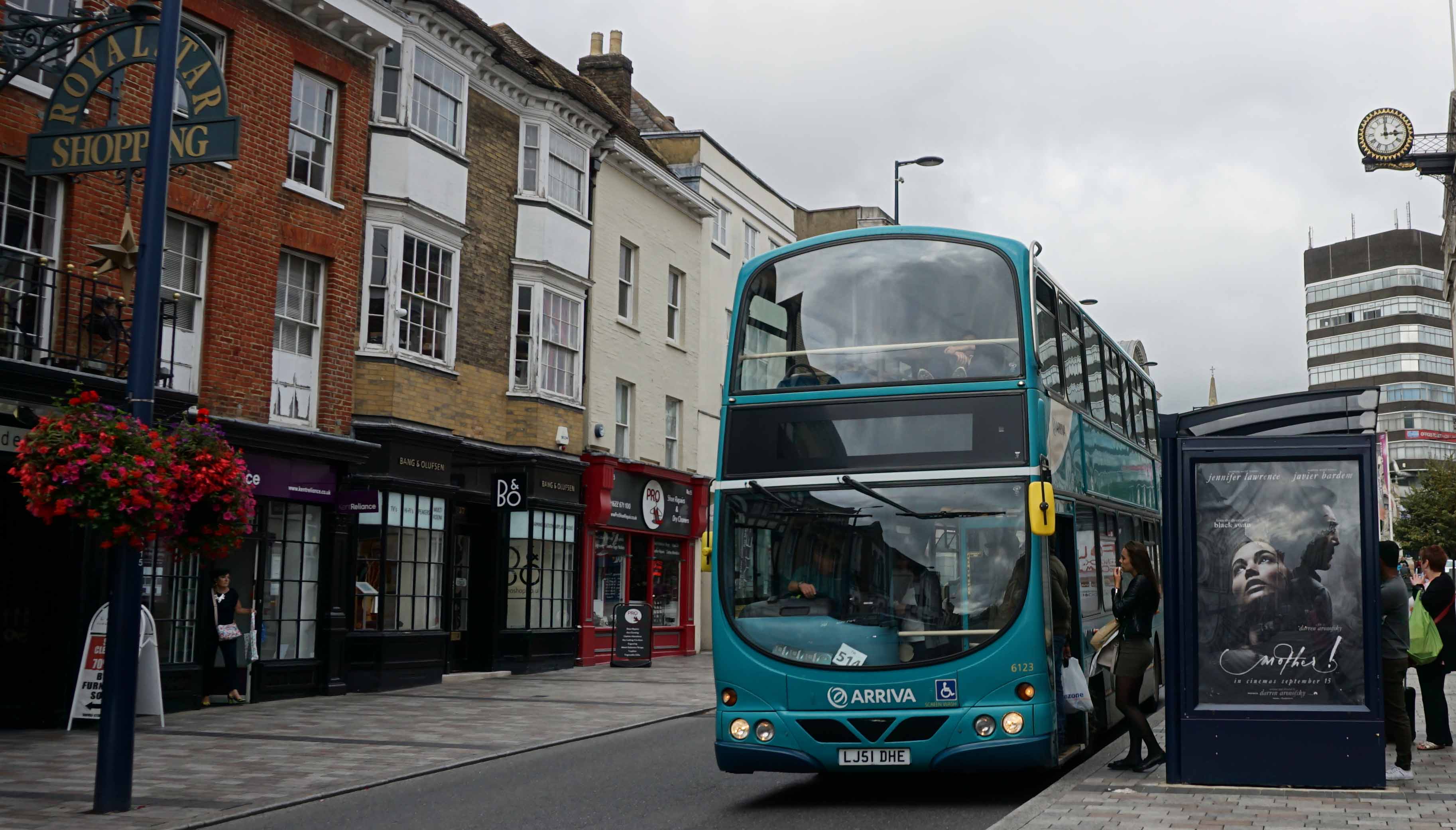 Arriva Kent & Surrey Volvo B7TL Wright 6123